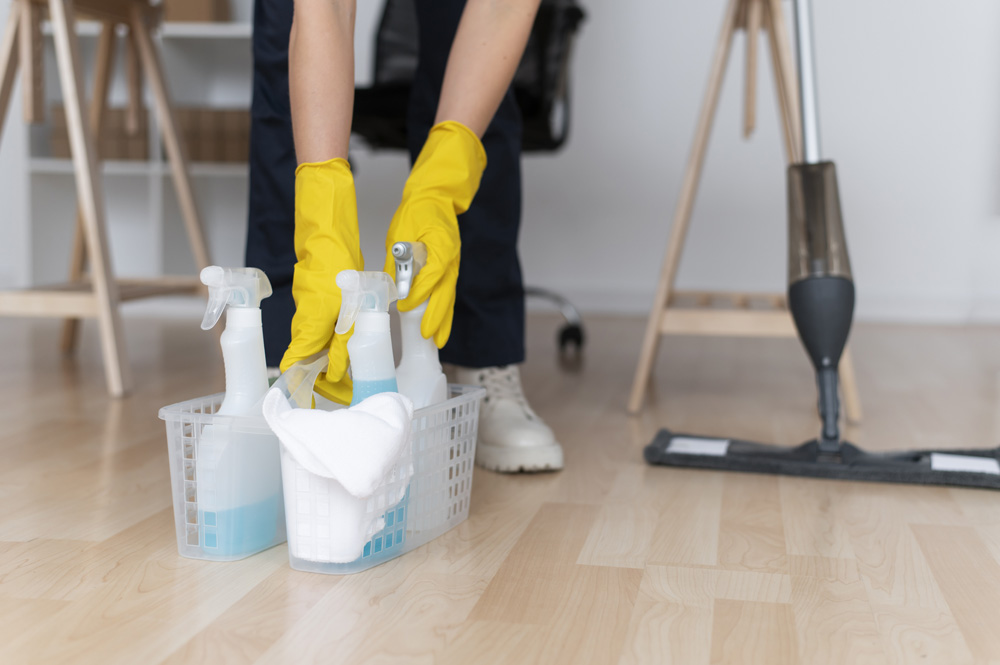 Cleaning floor in Miami - T&T Cleaning Miami